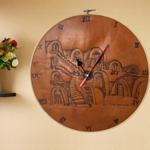 Montre mural en cuir